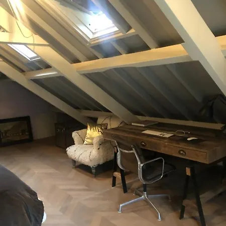 Bobby'S Stables * Velsen-Zuid