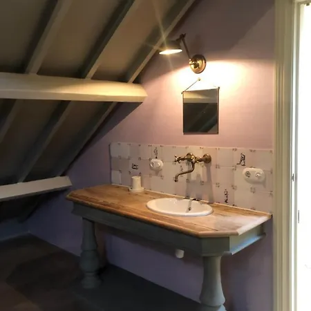 Bobby'S Stables Villa *