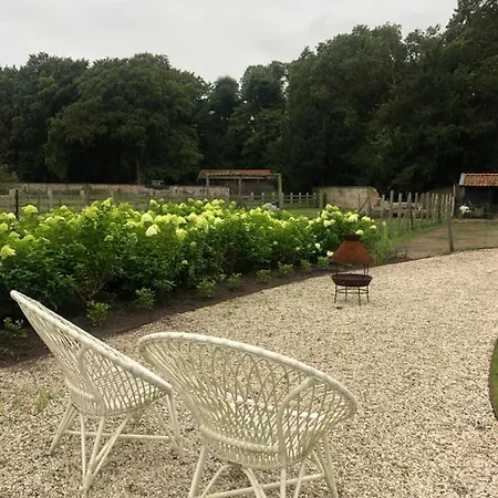 Villa Bobby'S Stables